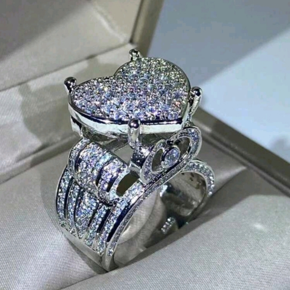 Elegant Silver Heart Ring
